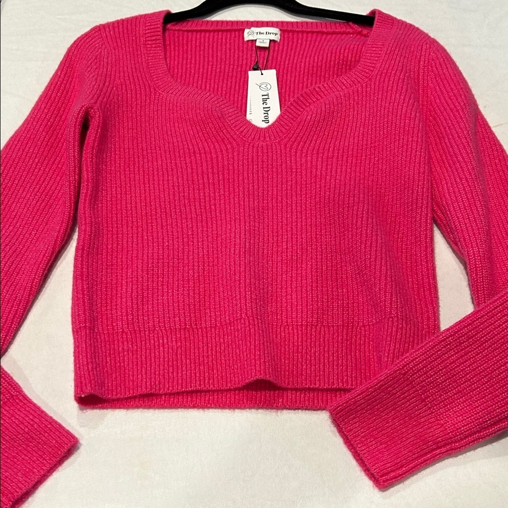 The Drop Hot Pink rounded V-Neck Sweater size small New with tag
